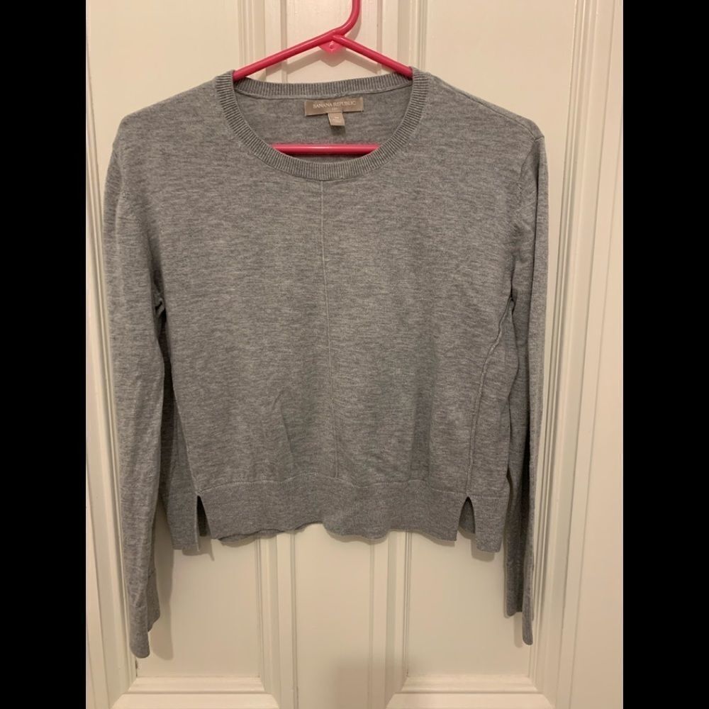 Gray Banana republic cropped top medium